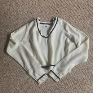 Ardene Cropped V-Neck Sweater: White